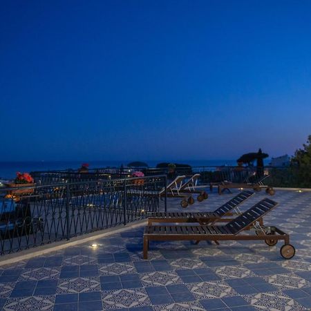 ガエータ Gli Archi Sul Mare Bed & Breakfast エクステリア 写真