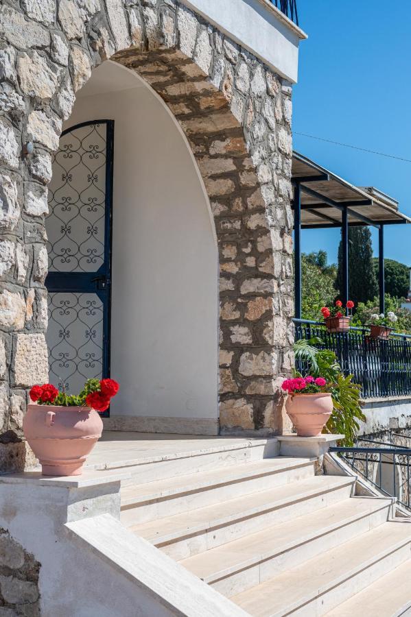 ガエータ Gli Archi Sul Mare Bed & Breakfast エクステリア 写真