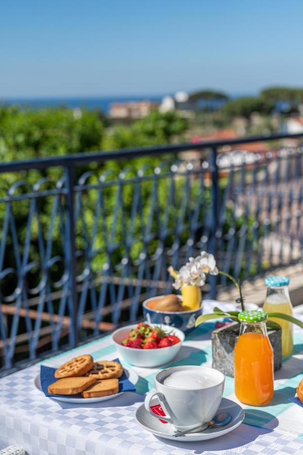 ガエータ Gli Archi Sul Mare Bed & Breakfast エクステリア 写真