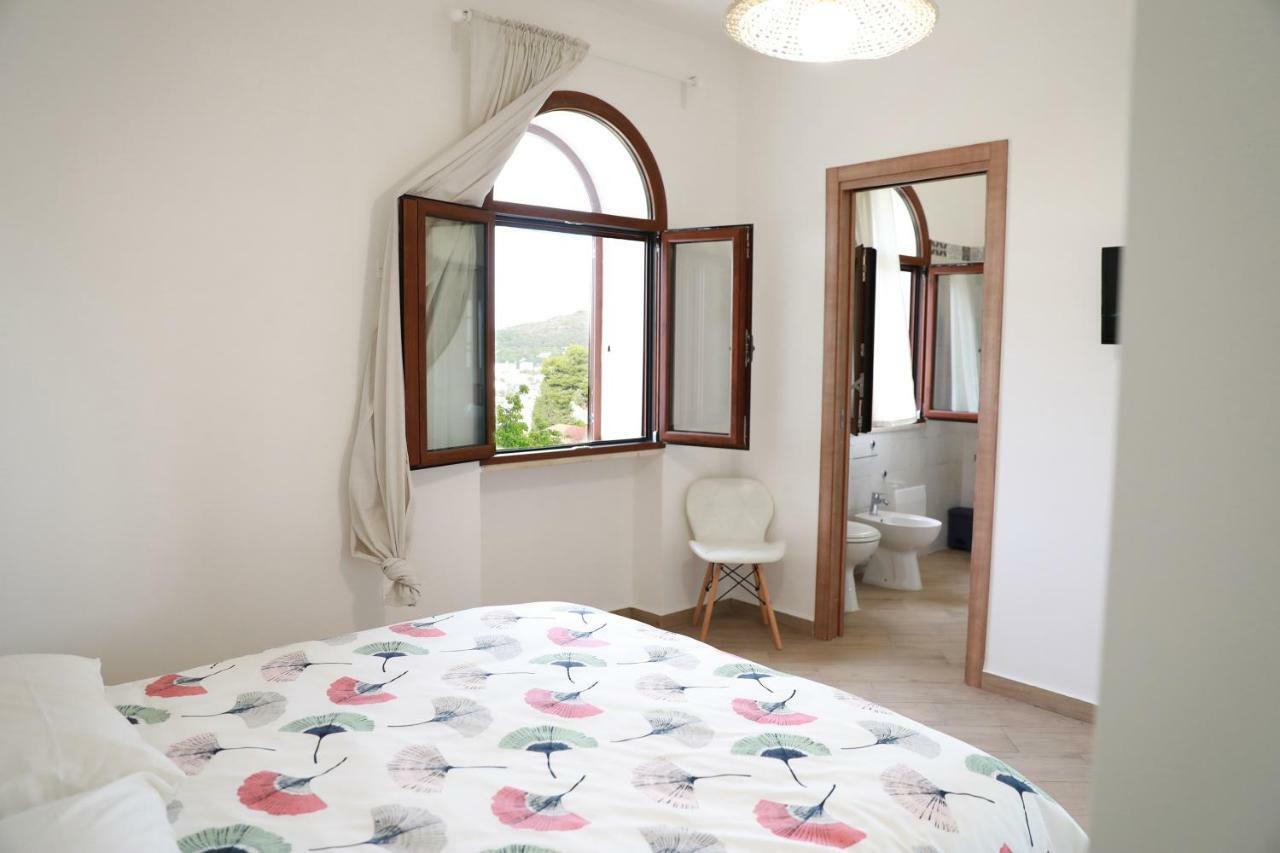 ガエータ Gli Archi Sul Mare Bed & Breakfast エクステリア 写真
